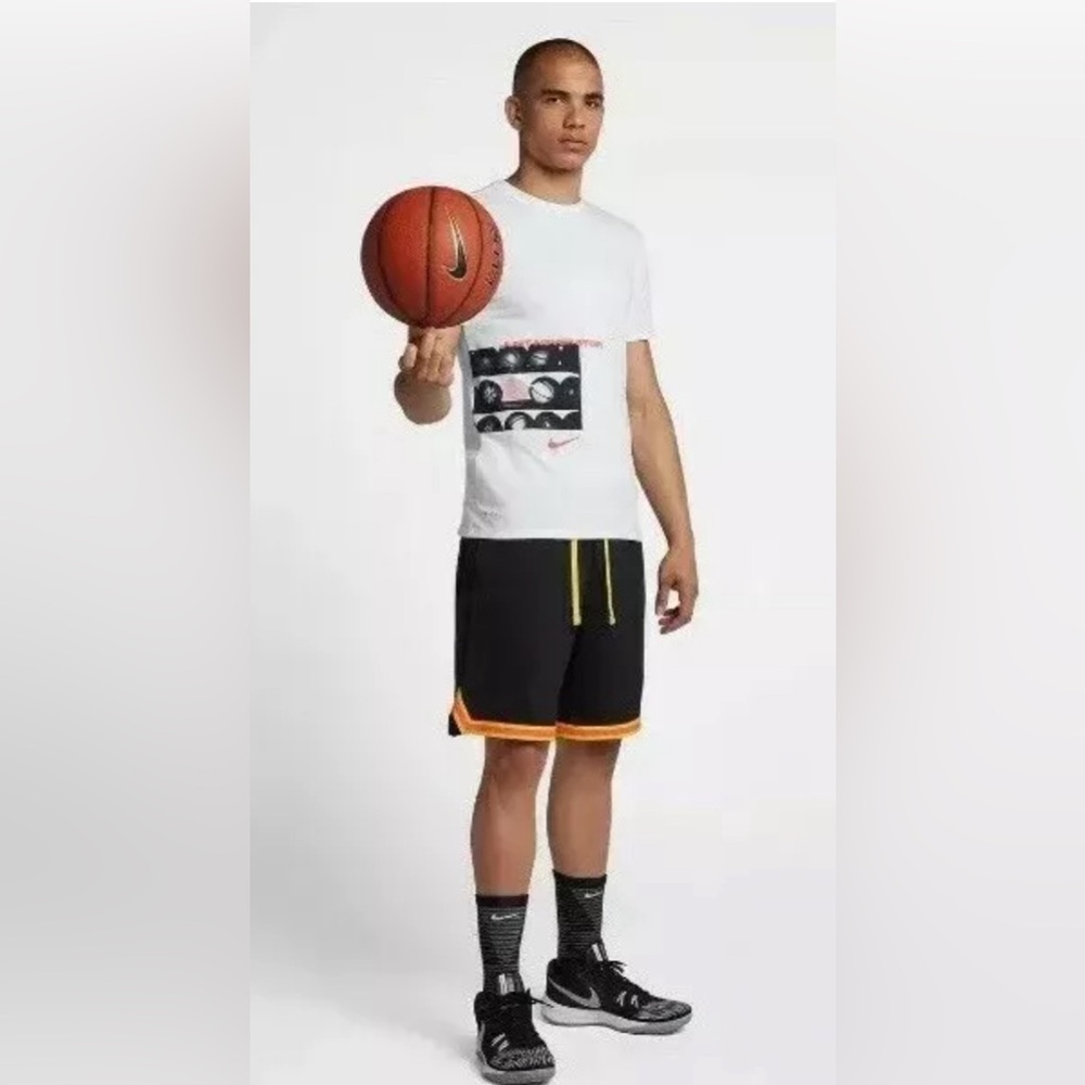 NIKE Dry-Fit Just Never Stop White Short Sleeve Basketball T-Shirt Size Small‎